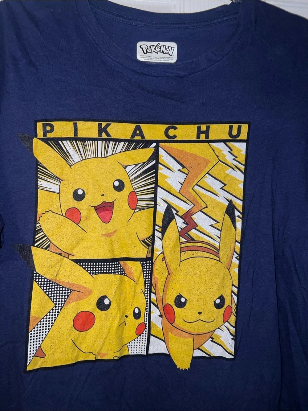 Pokemon men’s graphic pikachu tshirt size large